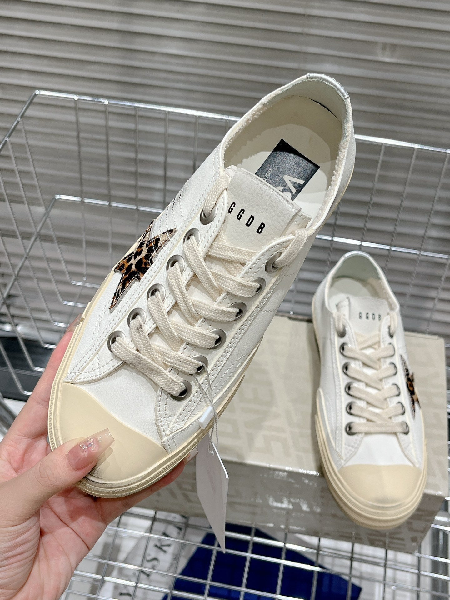 Golden Goose Deluxe G60 Pantofi sport - prezentare produs