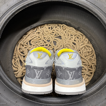 Louis Vuitton LV Run Away Gri - prezentare produs