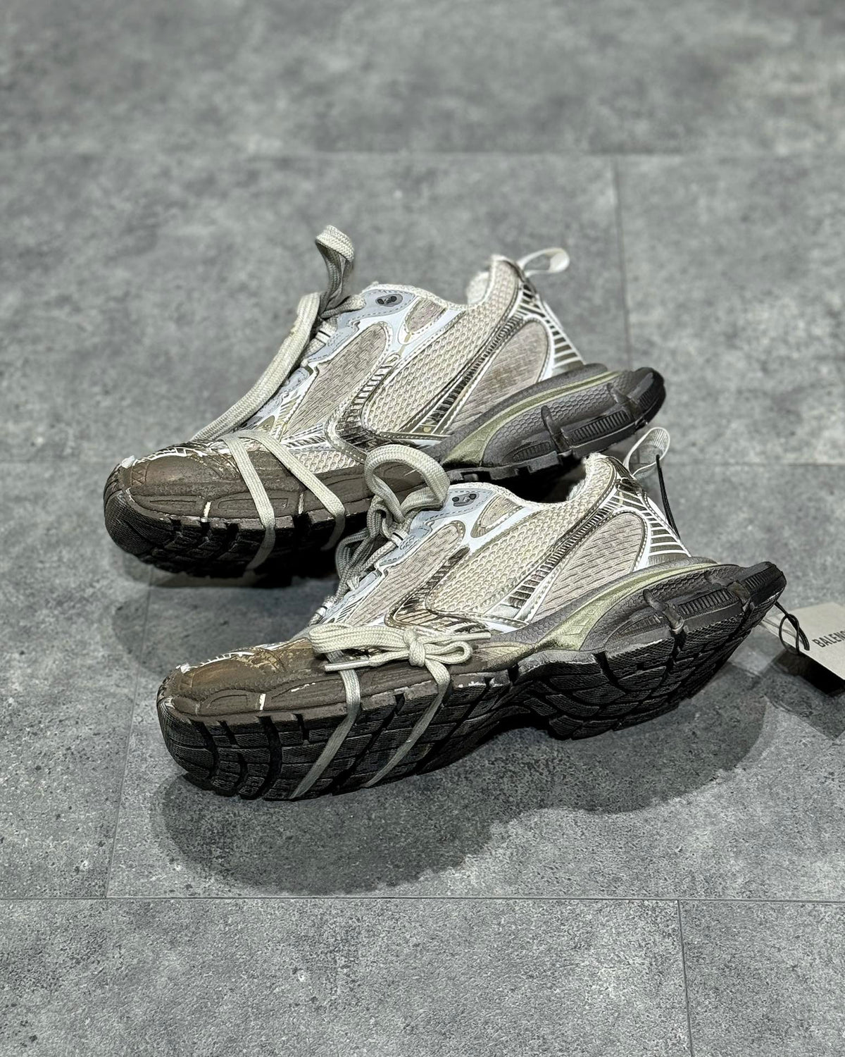 Balenciaga 3XL Alb - prezentare produs