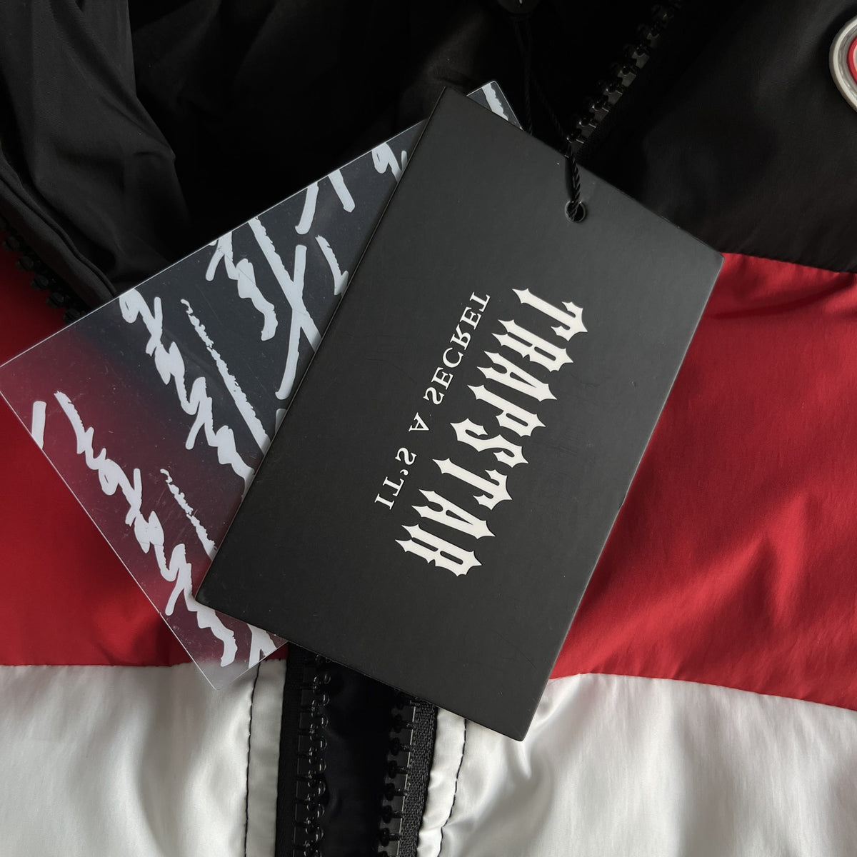 Trapstar Hyperdrive Puffer Geacă Negru Roșu Alb - prezentare produs