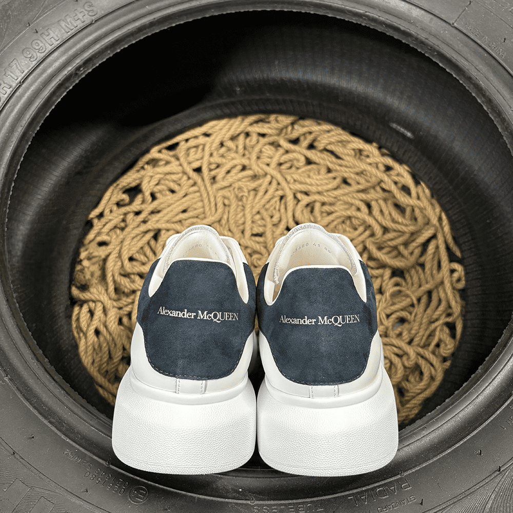 Alexander Mcqueen 16 - prezentare produs