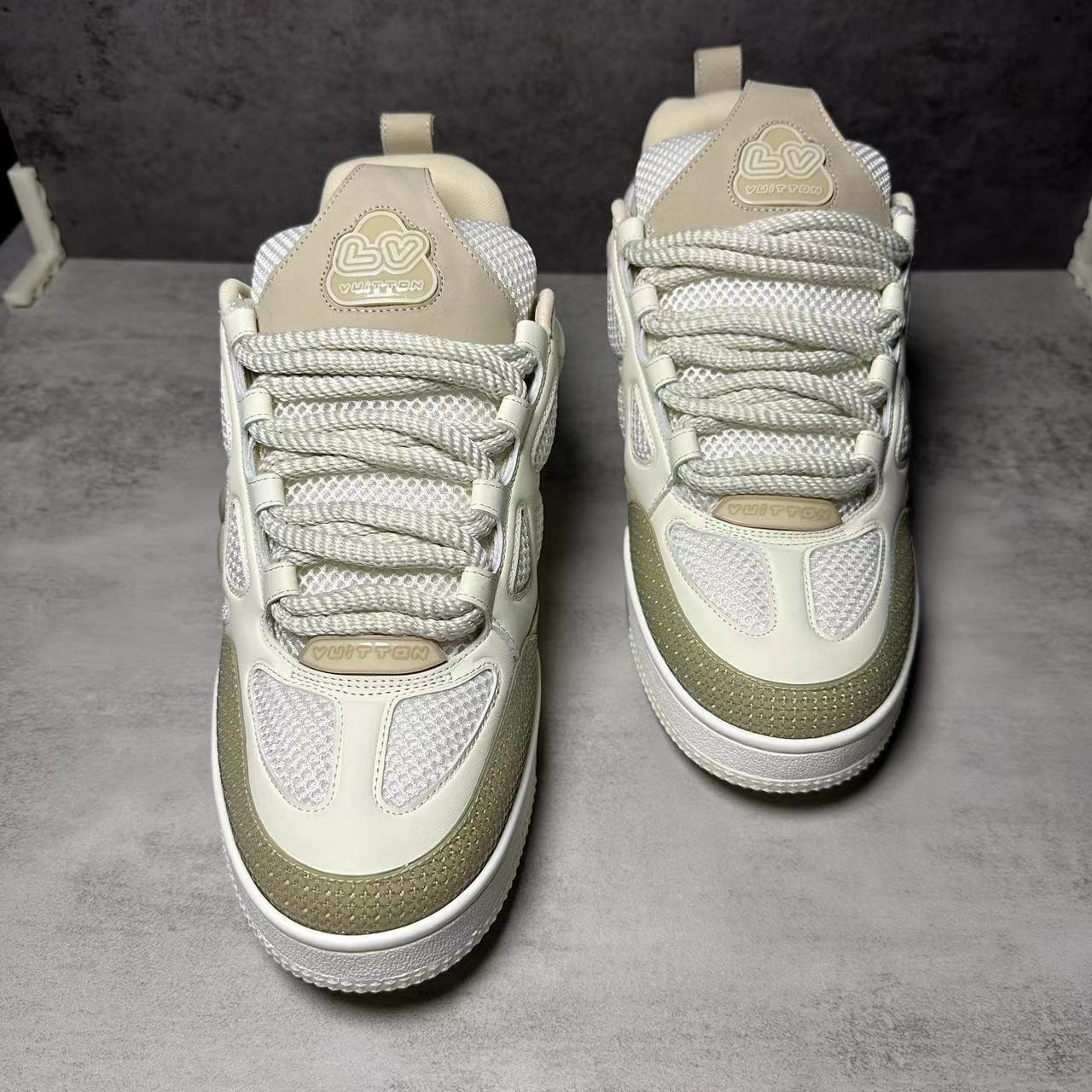 Louis Vuitton LV Skate Crem - prezentare produs