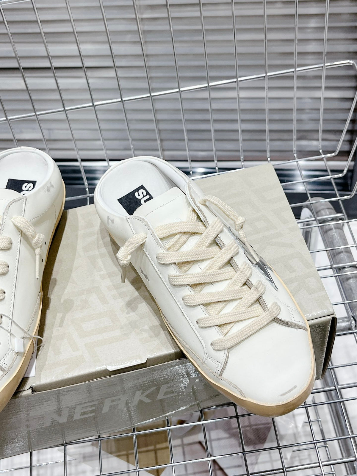 Golden Goose Deluxe G50 - prezentare produs