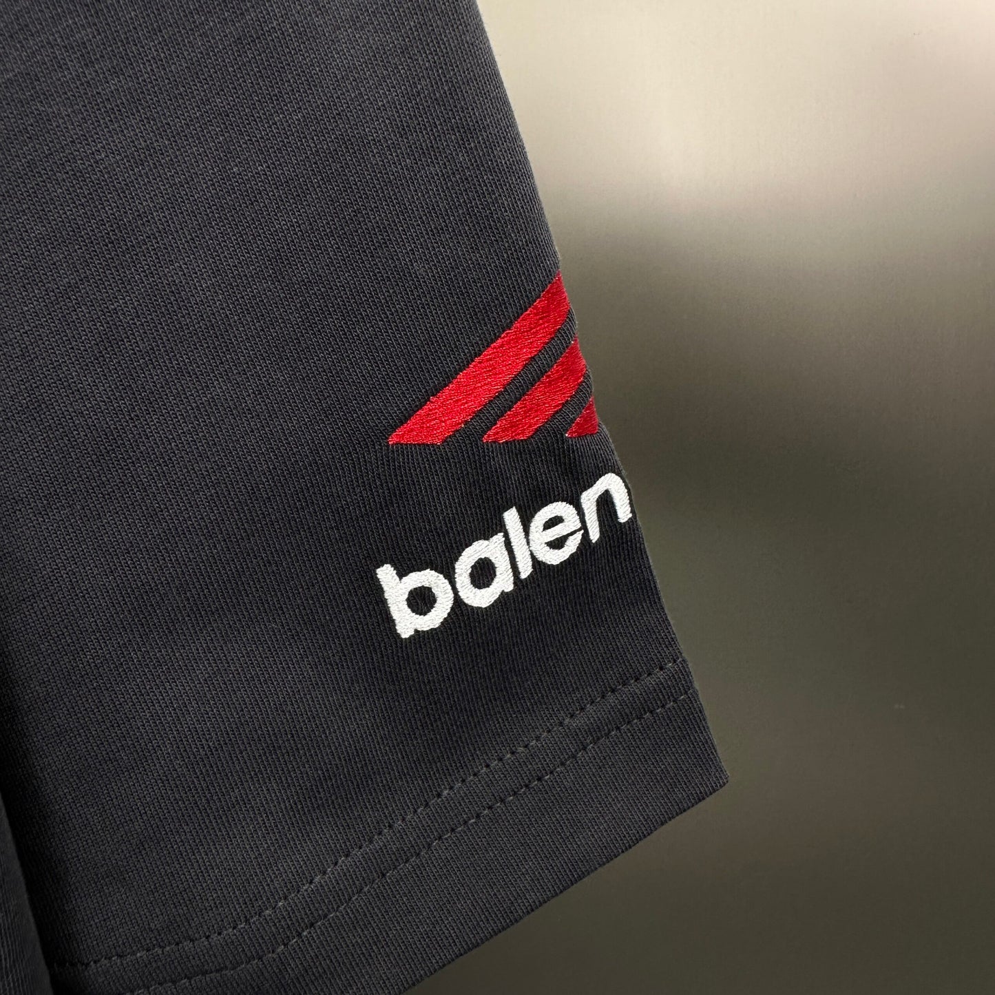 Balenciaga T Cămașă Exclusive - prezentare produs