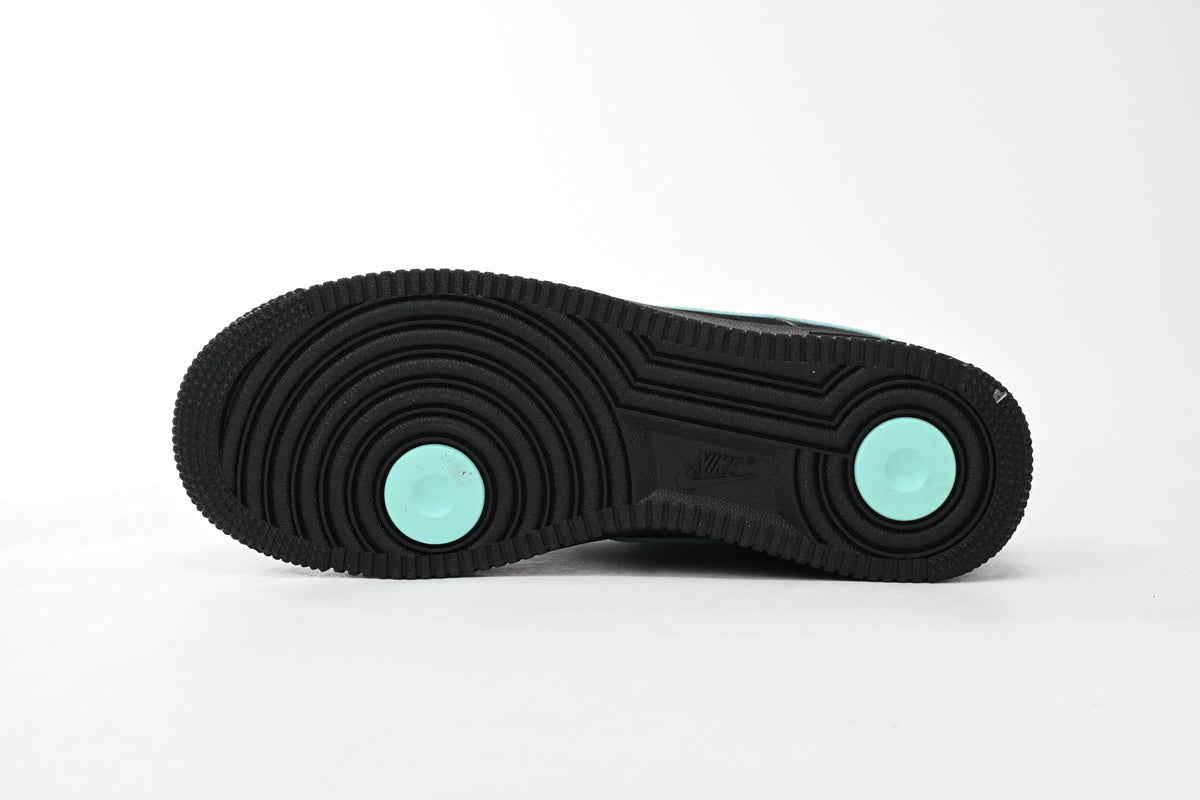 Nike Air Force 1 X Tiffany Co - prezentare produs