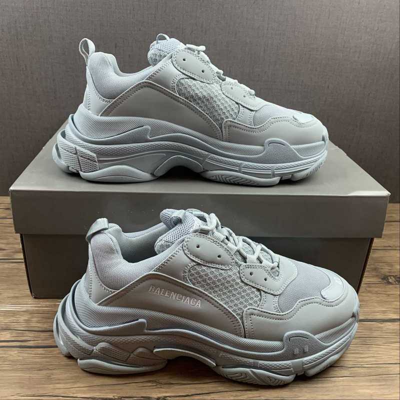 Balenciaga Triple S Gri Pantofi sport - prezentare produs