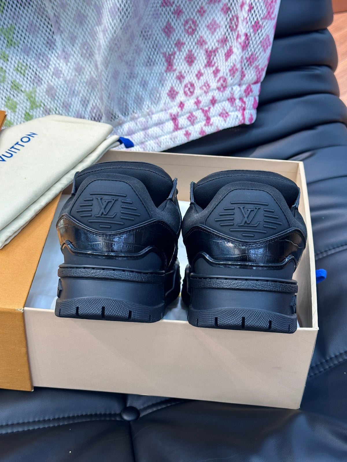 Louis Vuitton LV Pantofi sport Maxi Negru - prezentare produs