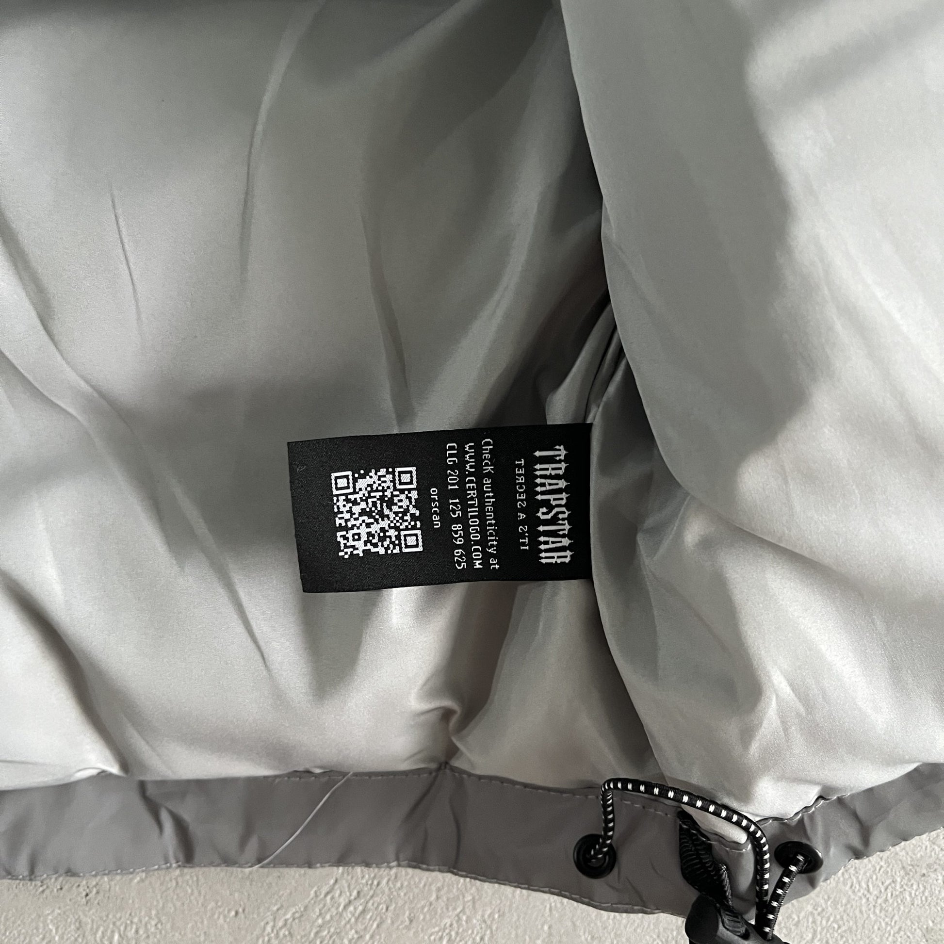 Trapstar Women Reflectorizant Geacă - prezentare produs