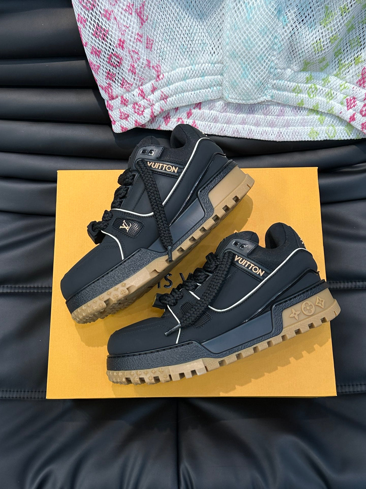 Louis Vuitton LV Pantofi sport Maxi Negru Piele - prezentare produs