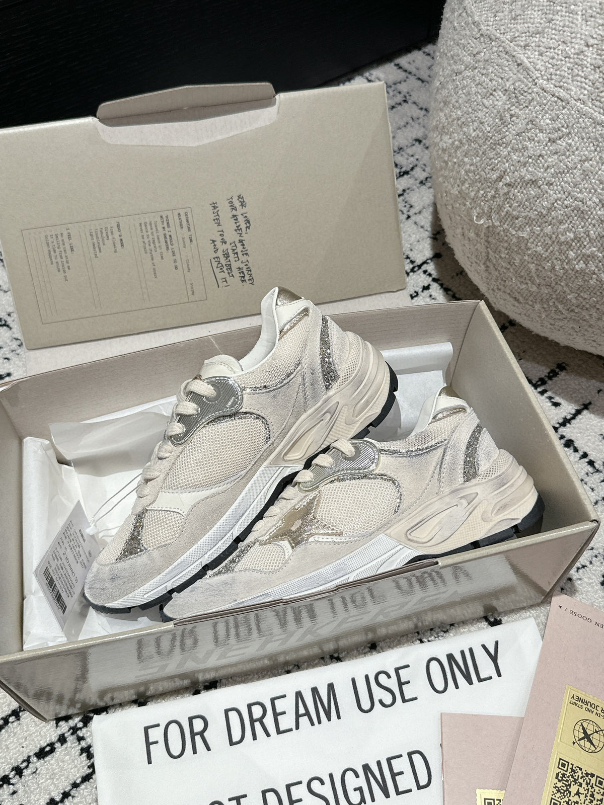 Golden Goose Deluxe G03 - prezentare produs