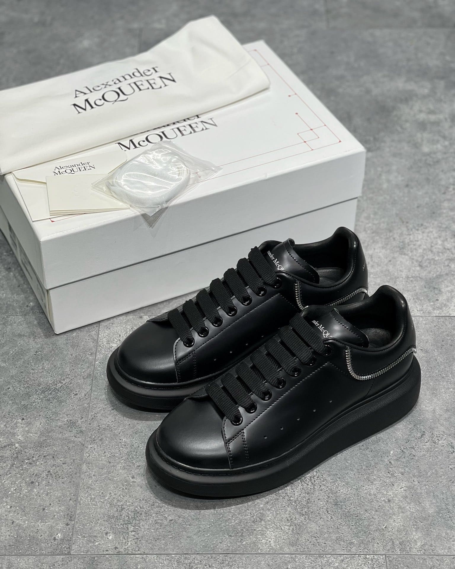 Alexander McQueen Negru Zip - prezentare produs