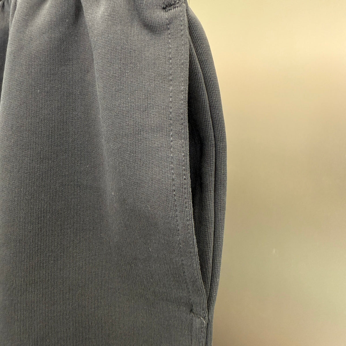 Balenciaga Short Exclusive Clothing - prezentare produs