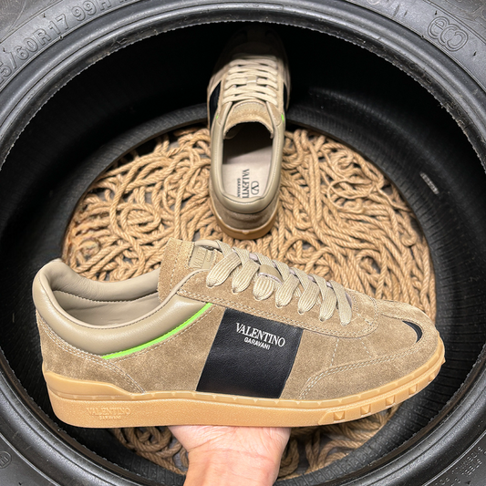 Valentino Upvillage Crem Alb - prezentare produs