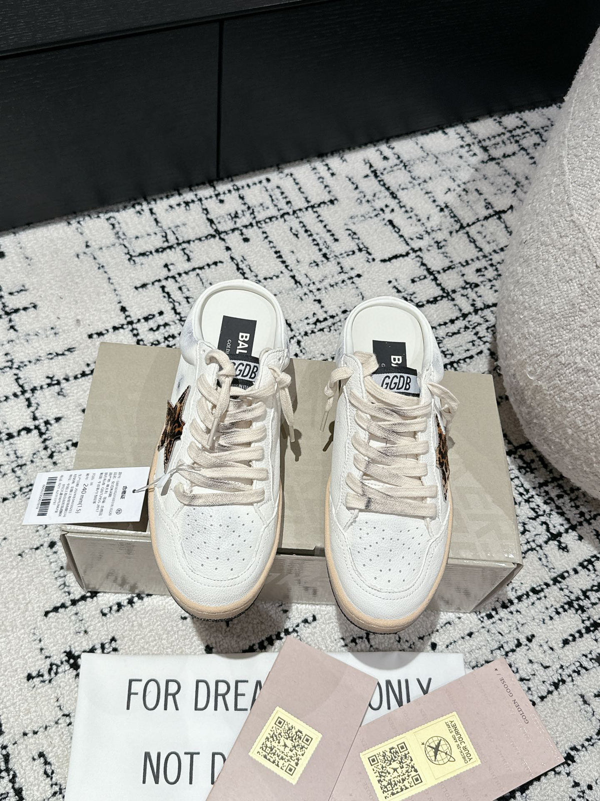 Golden Goose Deluxe G08 Pantofi sport - prezentare produs