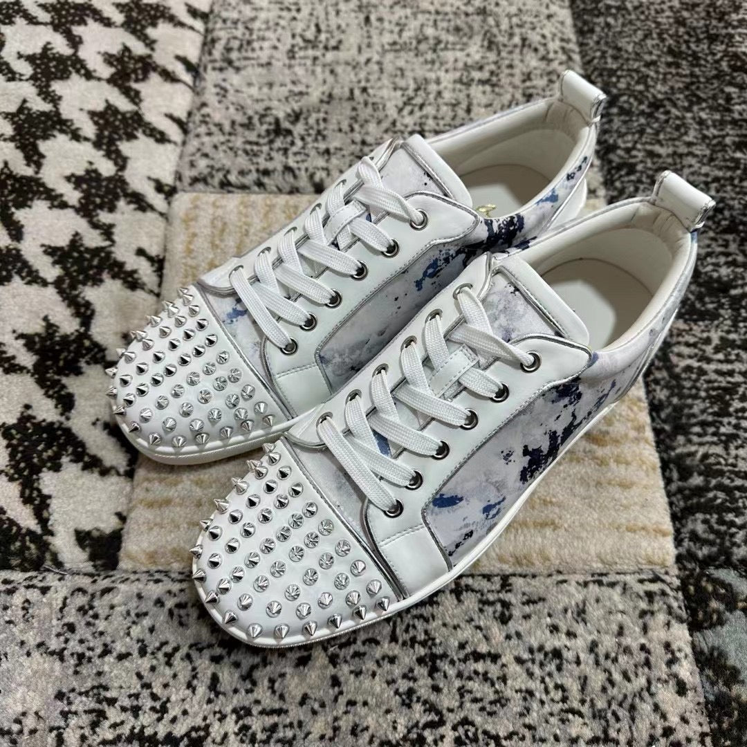 Christian Louboutin Alb Low Spikes - prezentare produs
