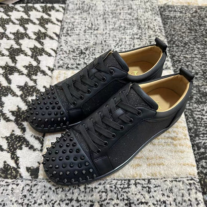 Christian Louboutin Low Negru Shiny Spikes - prezentare produs