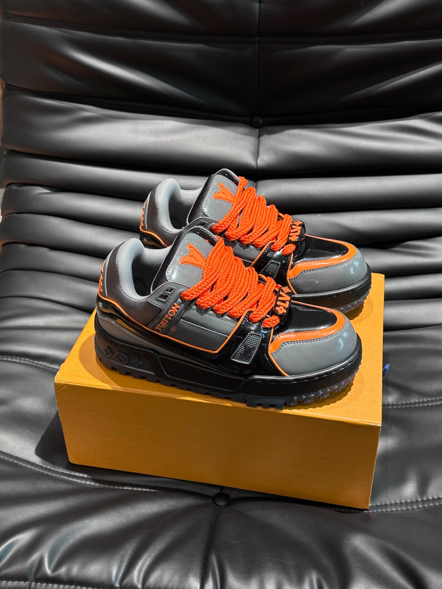 Louis Vuitton LV Pantofi sport Maxi Gri Portocaliu - prezentare produs