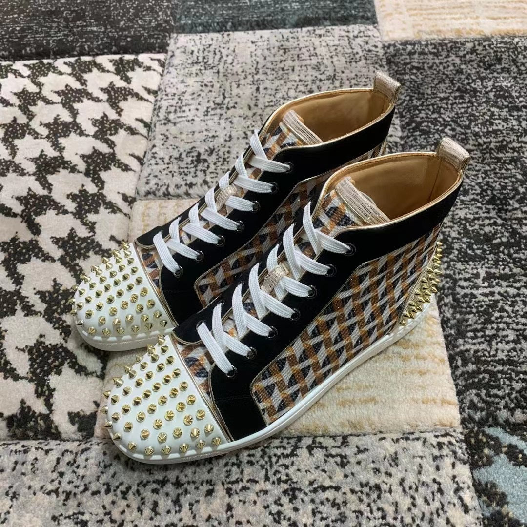 Christian Louboutin Auriu Spikes High - prezentare produs