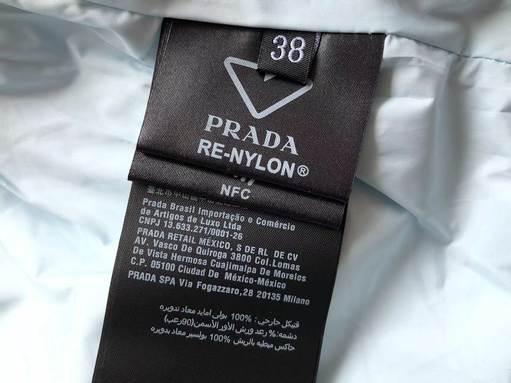 Prada Women Down Geacă Negru Alb - prezentare produs