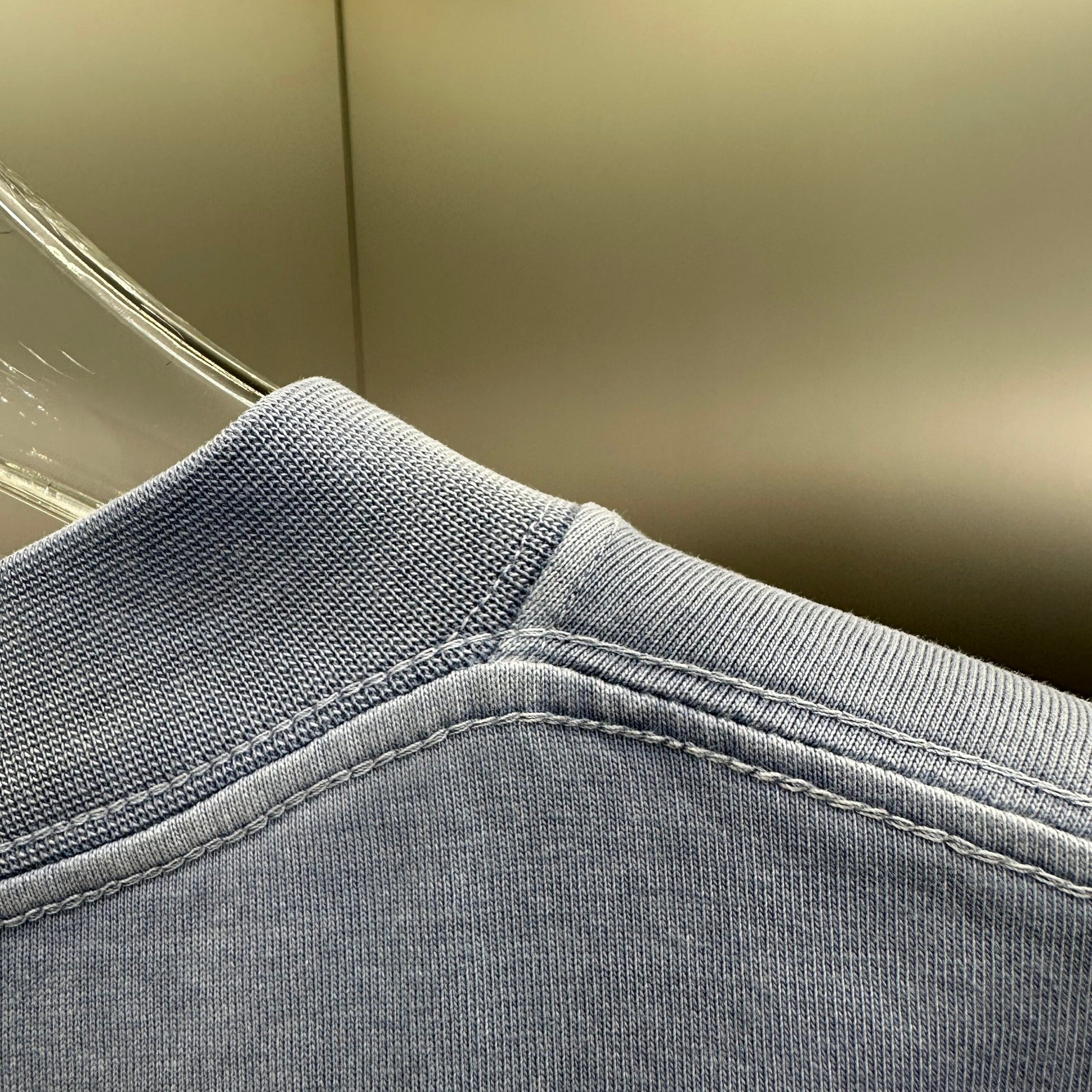 Balenciaga T Cămașă Exclusive - prezentare produs