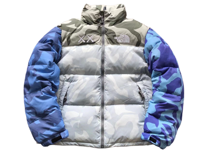 The North Face X Kaws Geacă - prezentare produs