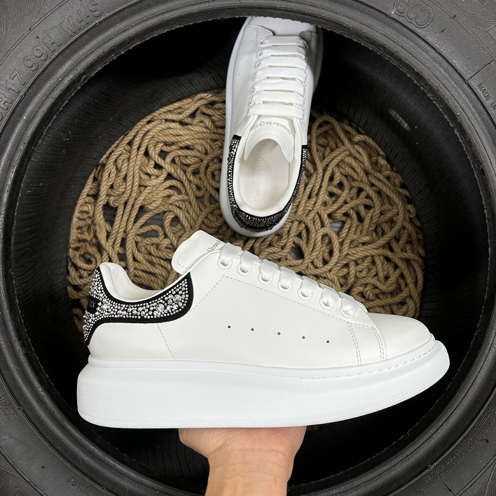 Alexander McQueen Negru Stone - prezentare produs