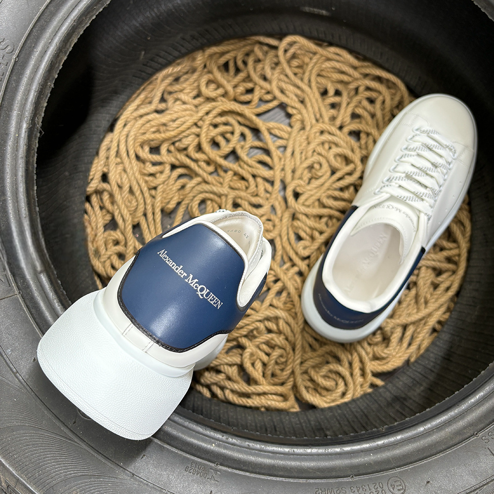 Alexander McQueen Bleumarin Albastru Piele Pantofi sport - prezentare produs