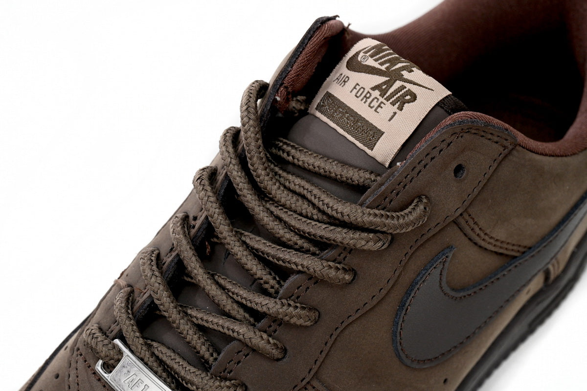 Nike Air Force X Supreme Maro - prezentare produs