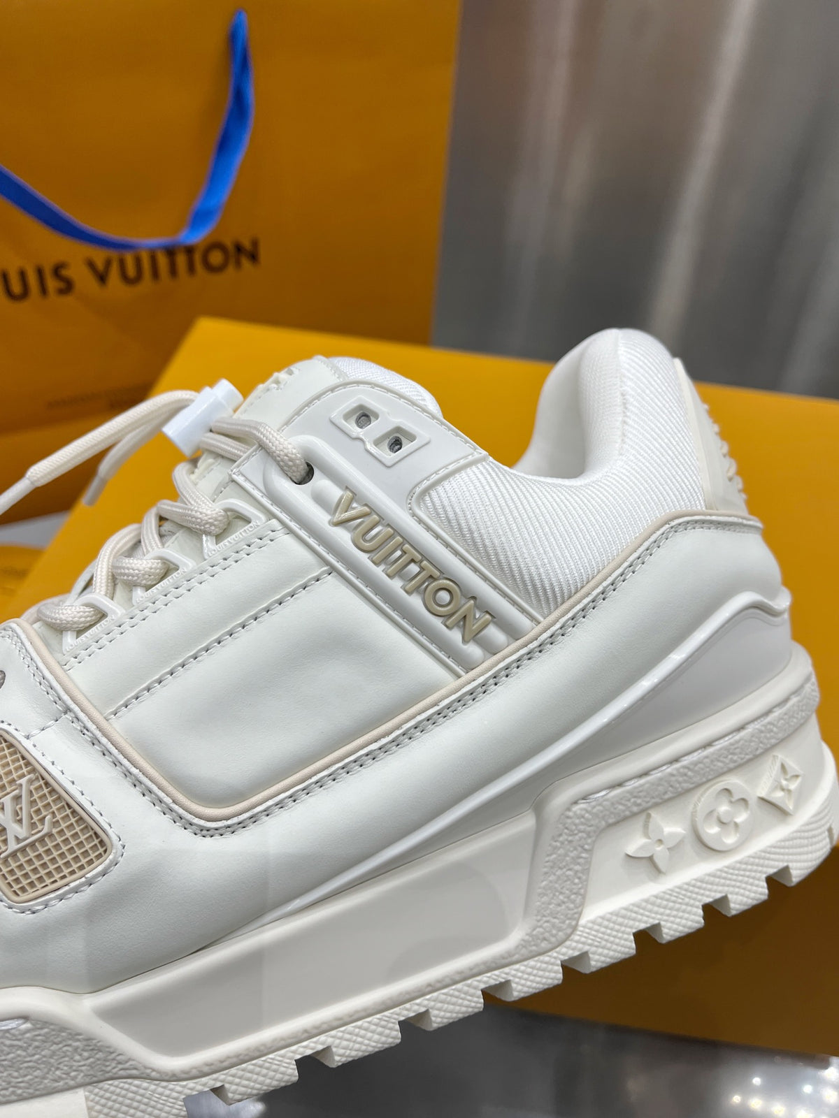 Louis Vuitton LV Trainers Maxi Alb Piele - prezentare produs