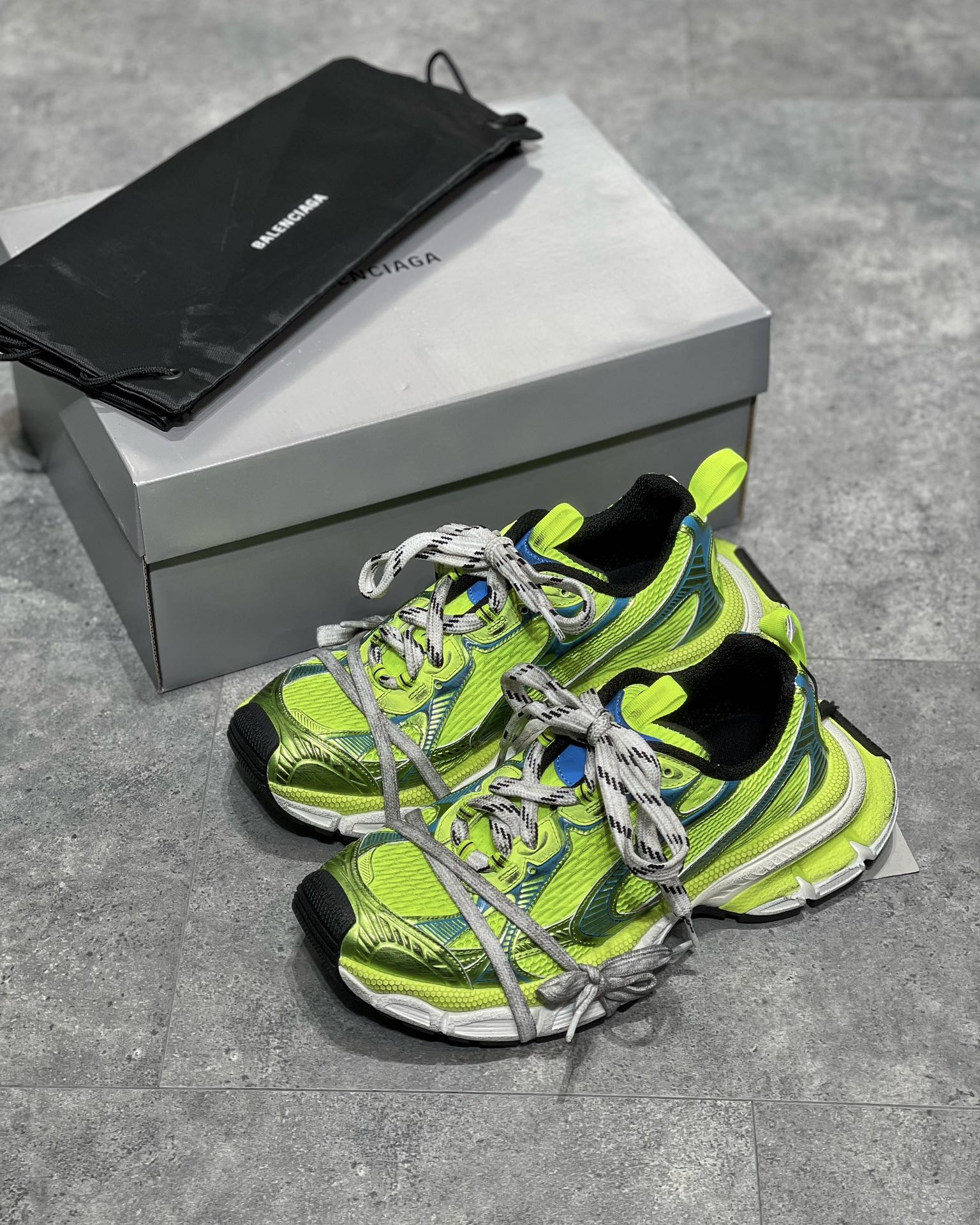 Balenciaga 3XL Lime - prezentare produs