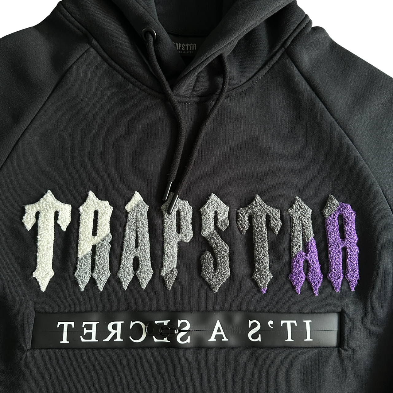 Trapstar Hooded Trening Negru Violet - prezentare produs