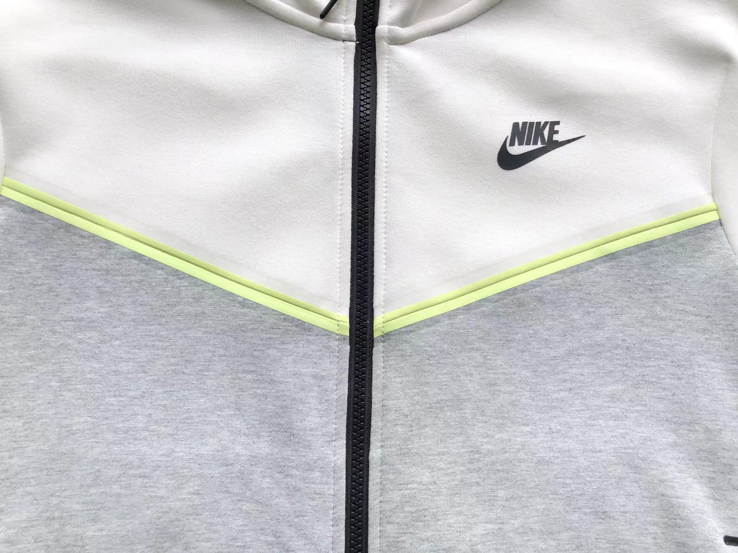 Nike Tech Fleece Alb Gri Fleece - prezentare produs