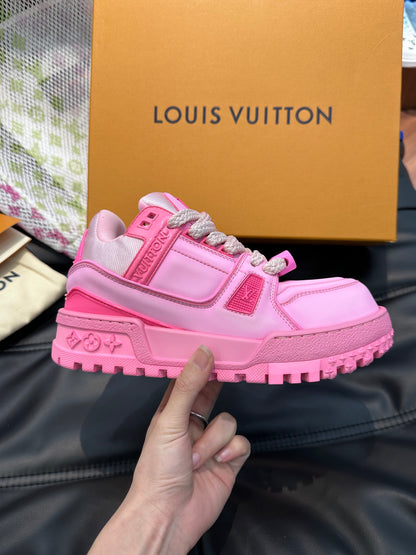 Louis Vuitton LV Trainers Maxi Washed Roz - prezentare produs