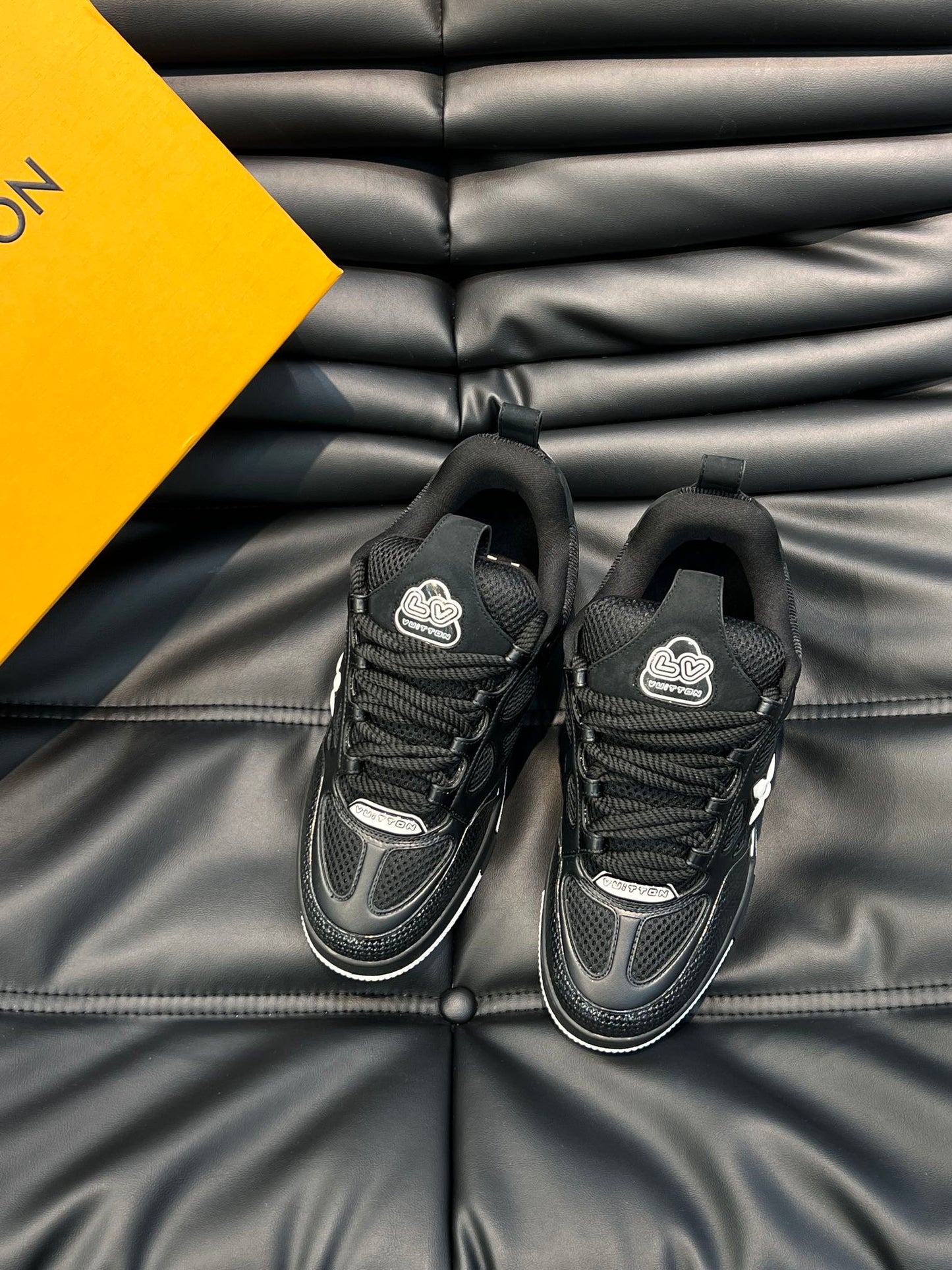 Louis Vuitton LV Skate Negru - prezentare produs