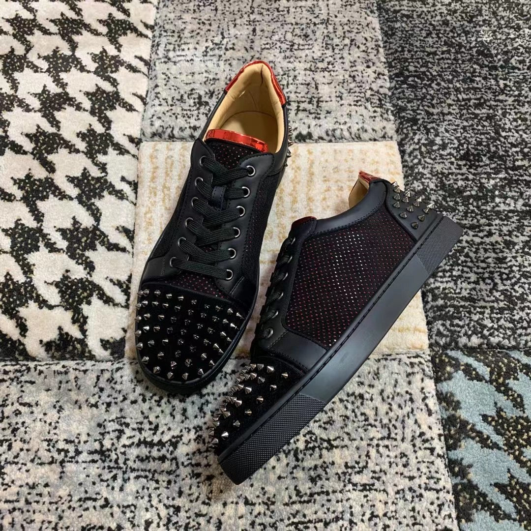 Christian Louboutin Negru Roșu Line Spikes Low - prezentare produs