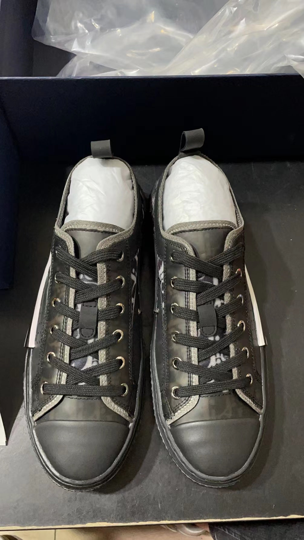 Dior B23 Low Negru - prezentare produs