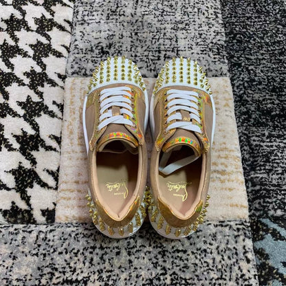 Christian Louboutin Fade Color Auriu Spikes Low - prezentare produs