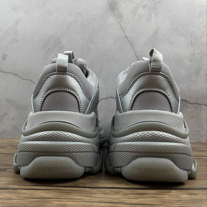 Balenciaga Triple S Argintiu - prezentare produs