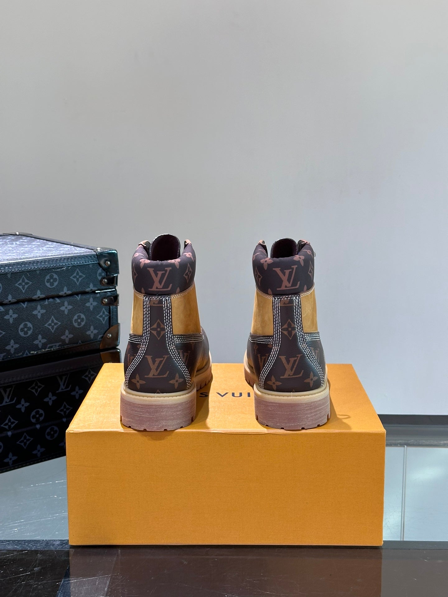 Louis Vuitton LV X Timberland Ghete Dark Maro Pânză - prezentare produs