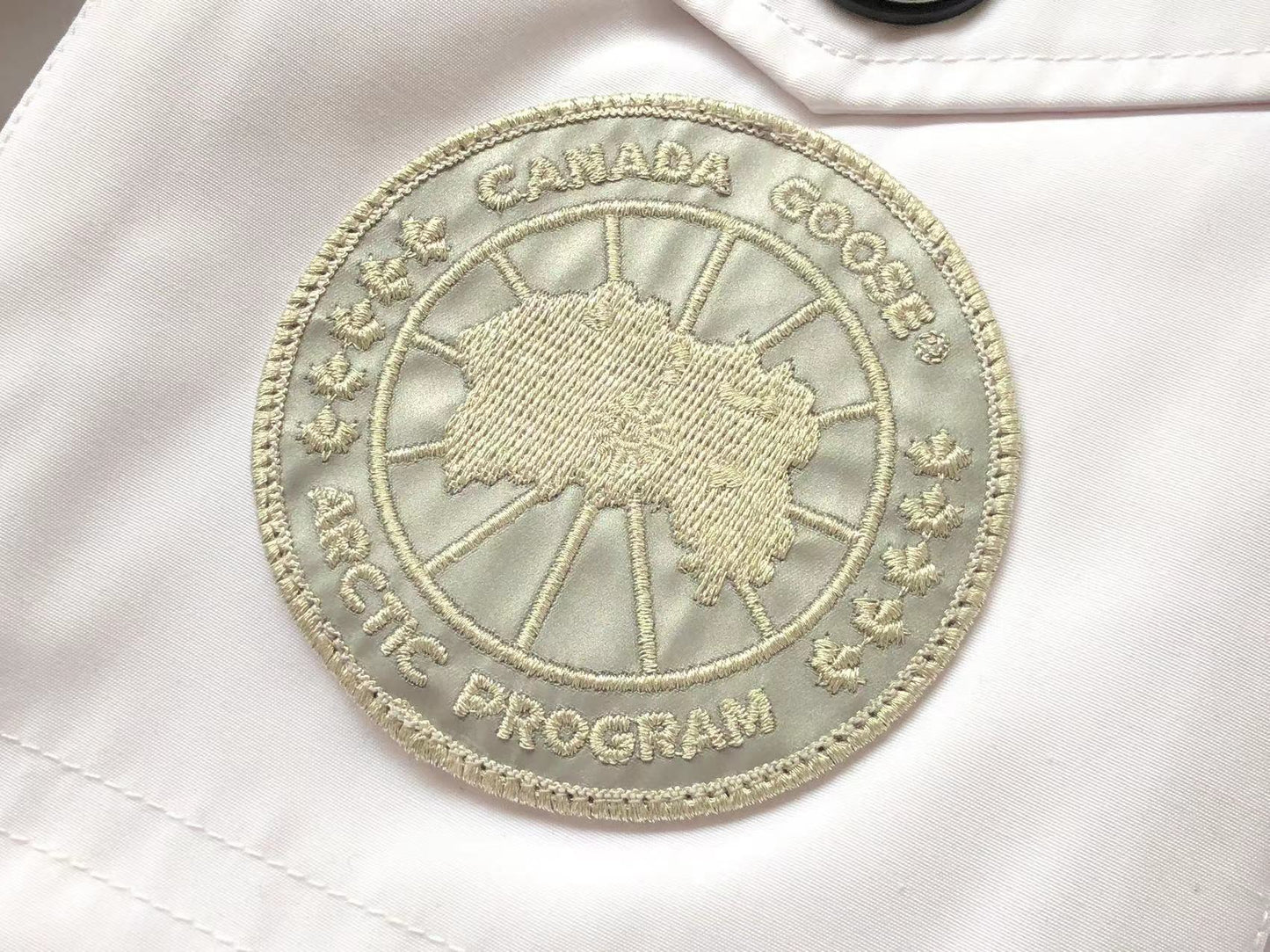 Canada Goose X Juun J Luxury Ediție Mountain Geacă - prezentare produs