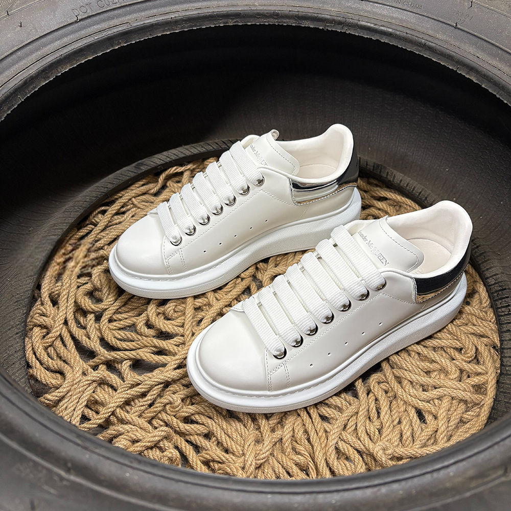 Alexander McQueen Argintiu Pantofi sport - prezentare produs