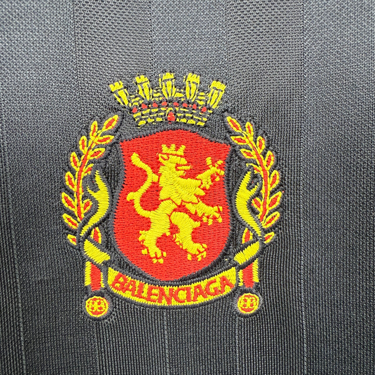 Balenciaga T Cămașă Exclusive - prezentare produs