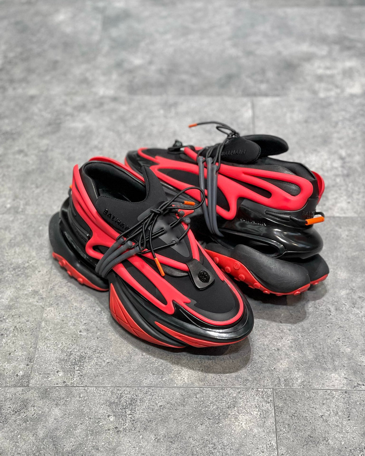 Balmain Unicorn Negru Roșu Pantofi sport - prezentare produs