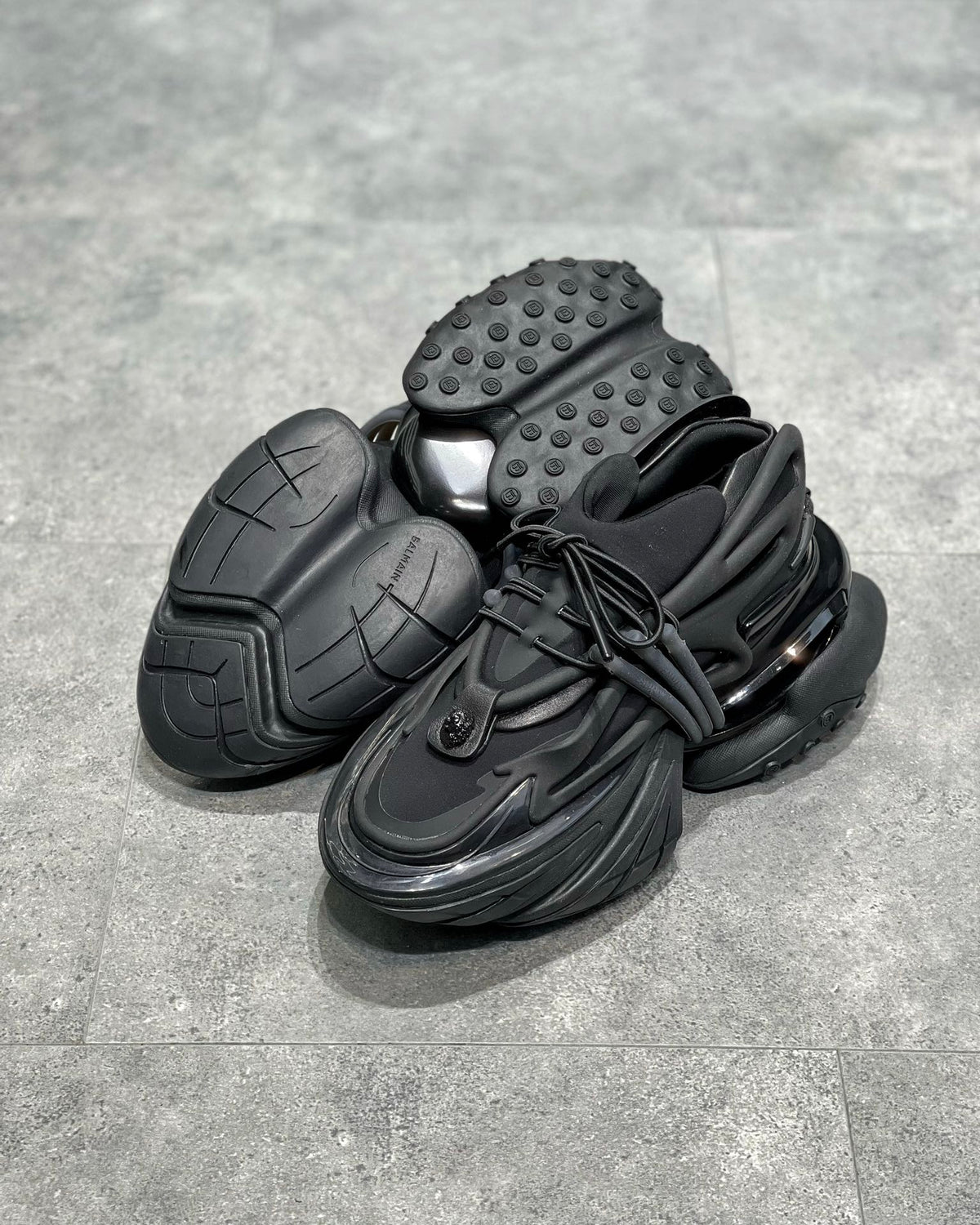 Balmain Unicorn Negru - prezentare produs