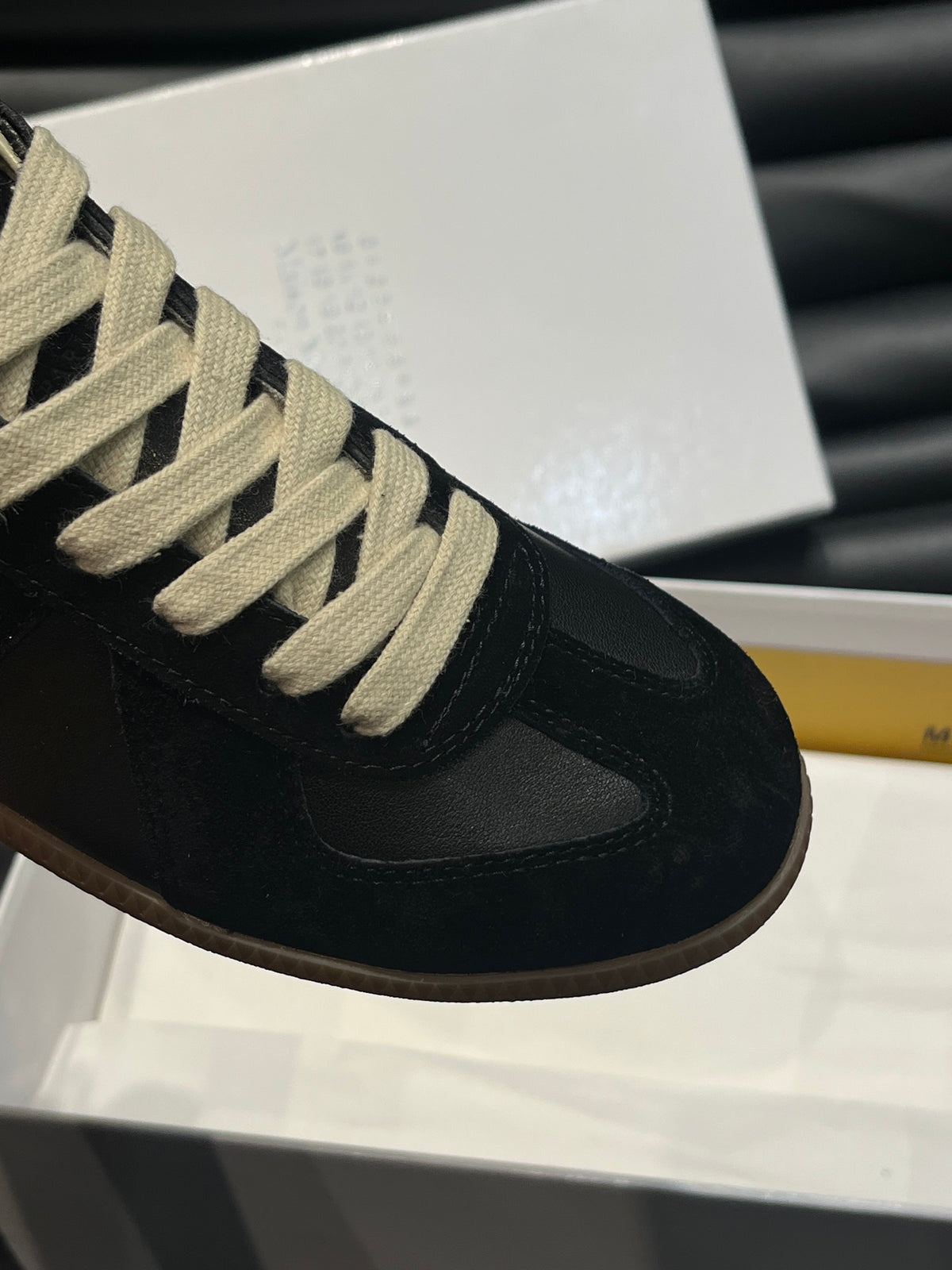 Maison Margiela Trainers Negru - prezentare produs