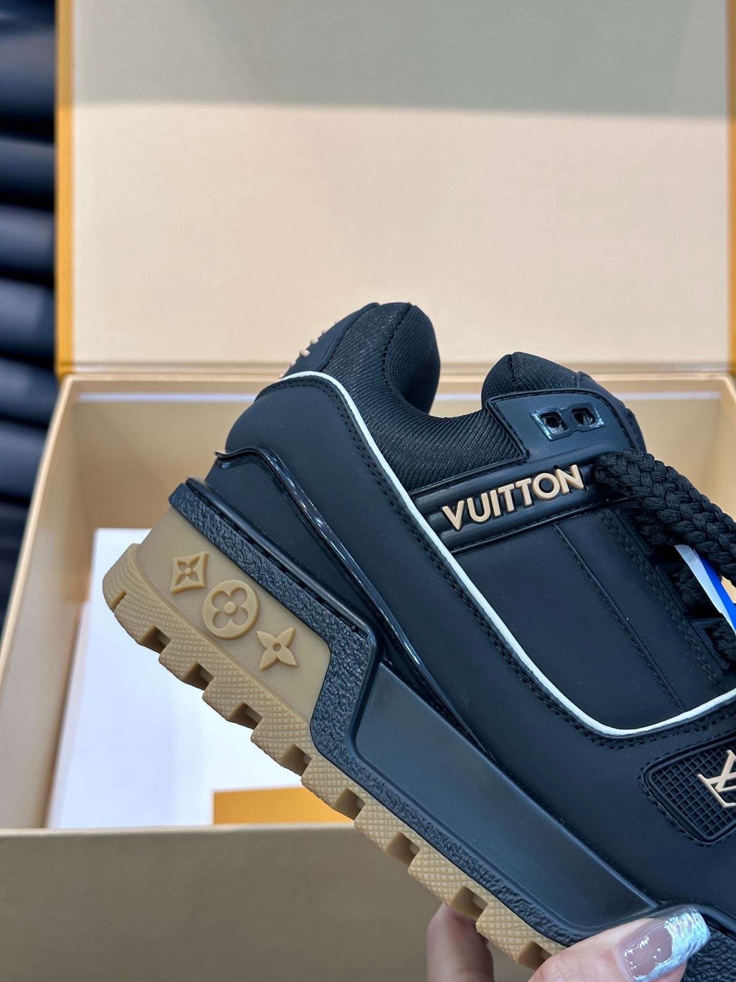 Louis Vuitton LV Trainers Maxi Negru Piele - prezentare produs