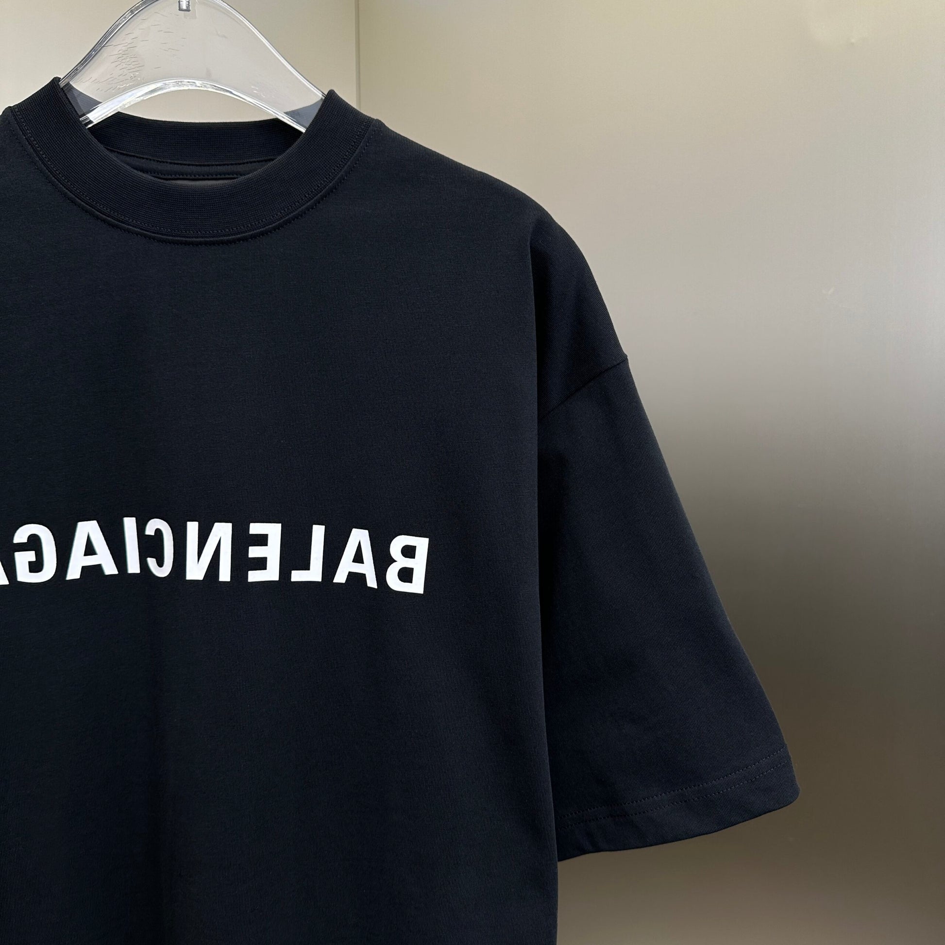 Balenciaga T Cămașă Exclusive - prezentare produs