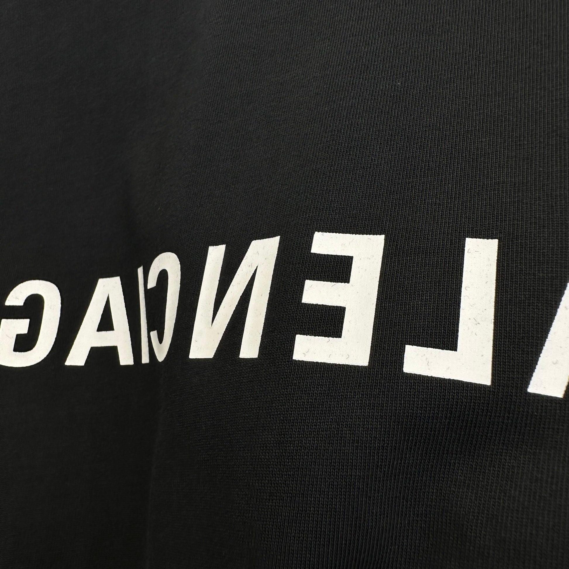 Balenciaga T Cămașă Exclusive - prezentare produs