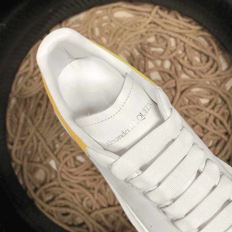 Alexander McQueen Rainbow - prezentare produs