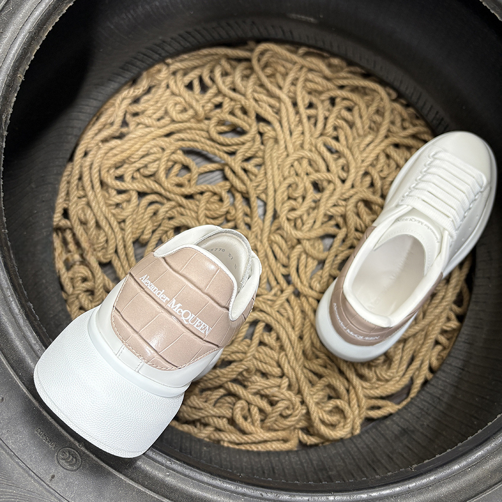 Alexander McQueen Roz Piele Pantofi sport - prezentare produs